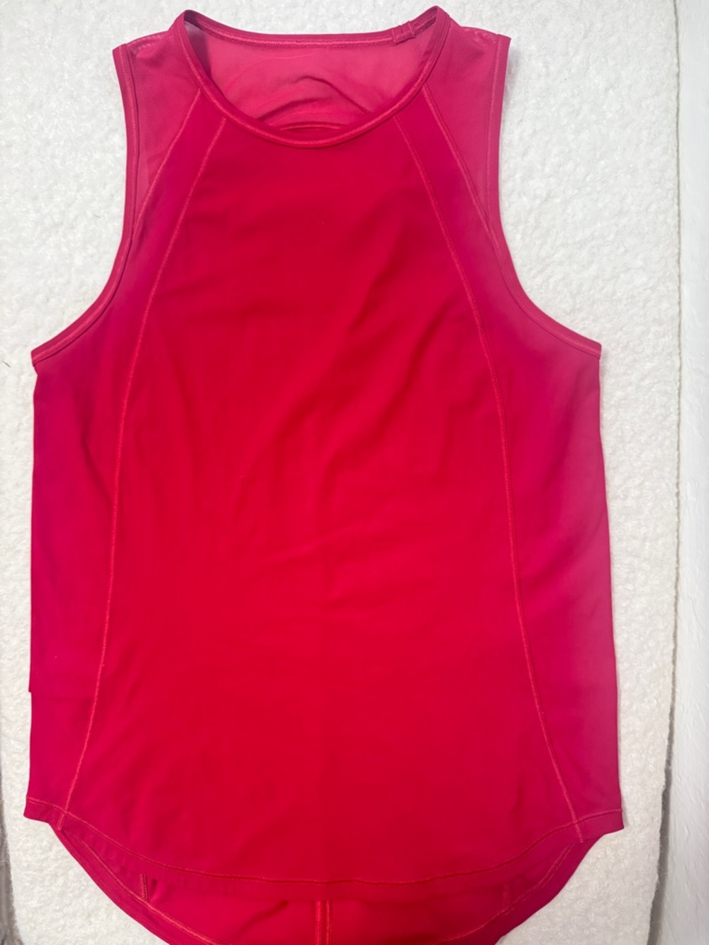 lululemon red size 4  and like new.